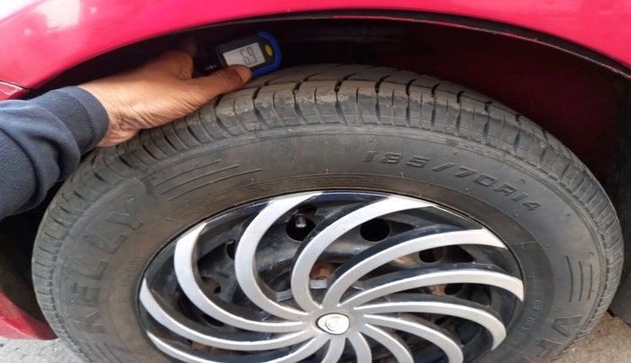 2010 Maruti Swift VXI, Petrol, Manual, 42,314 km, tyre