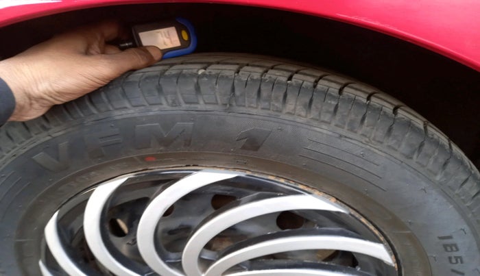 2010 Maruti Swift VXI, Petrol, Manual, 42,314 km, tyre