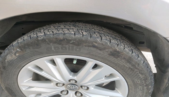 2019 Toyota Innova Crysta 2.8 ZX AT 7 STR, Diesel, Automatic, 1,98,410 km, tyre