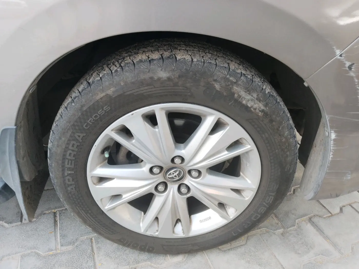 2019 Toyota Innova Crysta 2.8 ZX AT 7 STR, Diesel, Automatic, 1,98,410 km, tyre