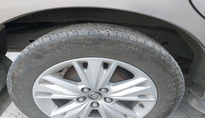 2019 Toyota Innova Crysta 2.8 ZX AT 7 STR, Diesel, Automatic, 1,98,410 km, tyre