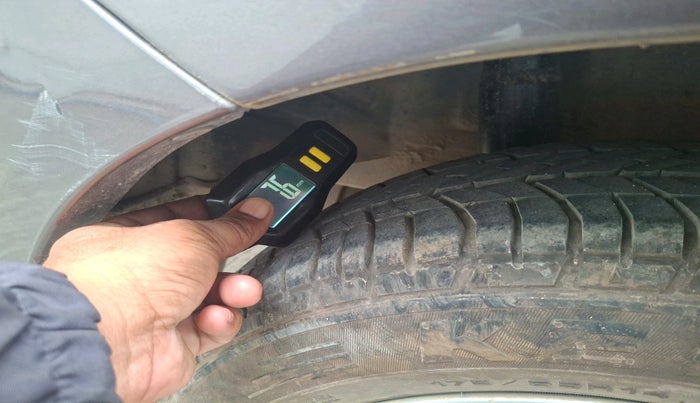 2015 Honda Amaze 1.2L I-VTEC VX AT, Petrol, Automatic, 1,11,184 km, tyre