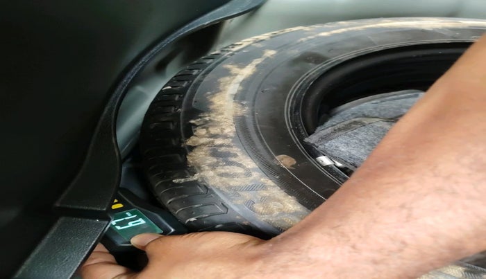 2024 Hyundai NEW I20 ASTA (O) 1.2 MT, Petrol, Manual, 8,680 km, tyre