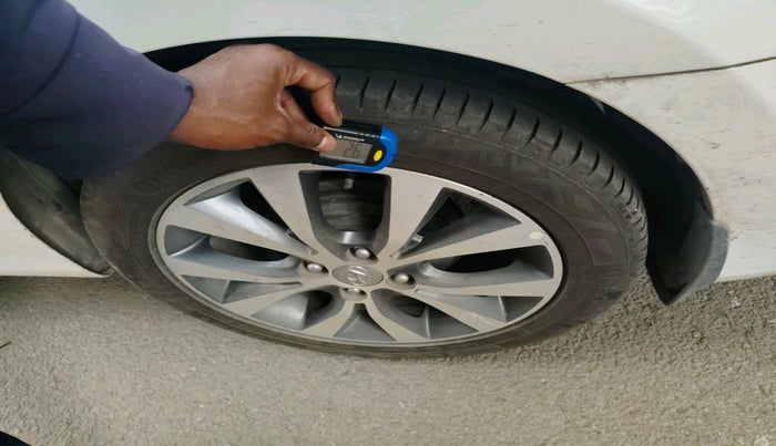 2017 Hyundai Verna 1.6 VTVT SX, Petrol, Manual, 61,843 km, tyre