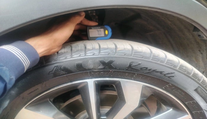 2019 Mahindra XUV300 W8 (O) 1.2 PETROL, Petrol, Manual, 36,203 km, tyre