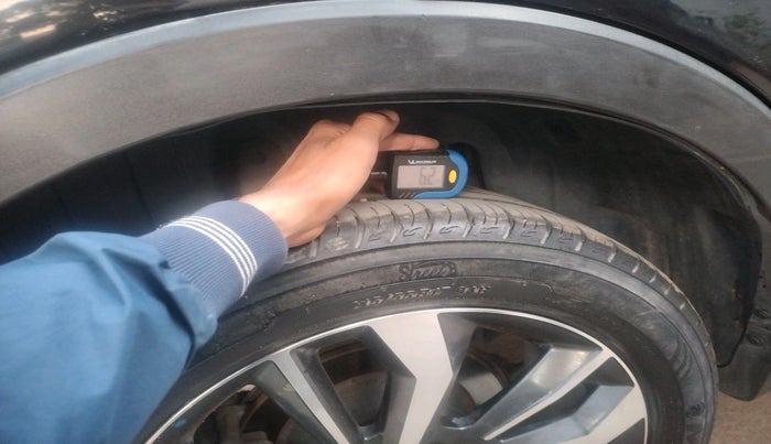 2019 Mahindra XUV300 W8 (O) 1.2 PETROL, Petrol, Manual, 36,203 km, tyre