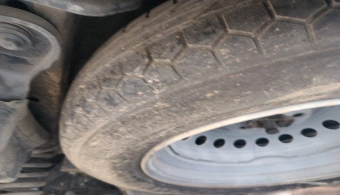 2022 Mahindra XUV700 AX3 D MT 5 STR, Diesel, Manual, 26,341 km, tyre