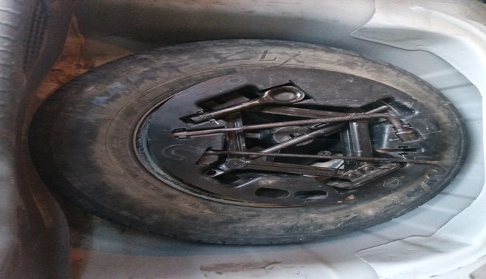 2011 Hyundai i10 SPORTZ 1.2, Petrol, Manual, 80,514 km, tyre