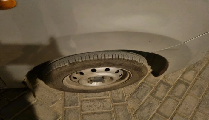 2012 Maruti Wagon R 1.0 LXI CNG, Petrol, Manual, 1,08,412 km, tyre