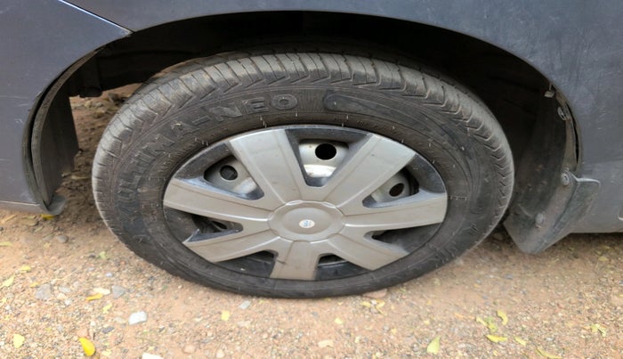 2012 Maruti Wagon R 1.0 LXI CNG, Petrol, Manual, 1,29,492 km, tyre