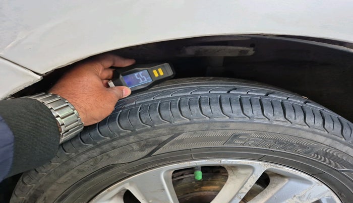 2011 Maruti Swift ZDI, Diesel, Manual, 1,63,269 km, tyre