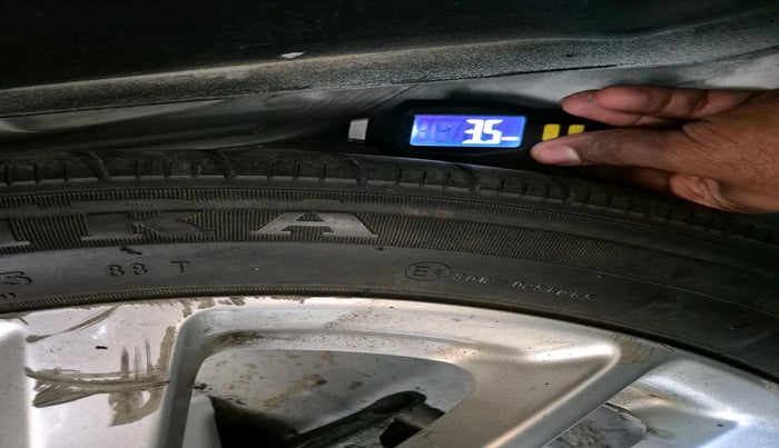 2011 Maruti Swift ZDI, Diesel, Manual, 1,63,269 km, tyre