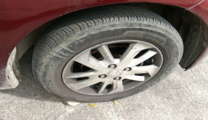 2013 Honda Amaze 1.5L I-DTEC VX, Diesel, Manual, 1,06,017 km, tyre