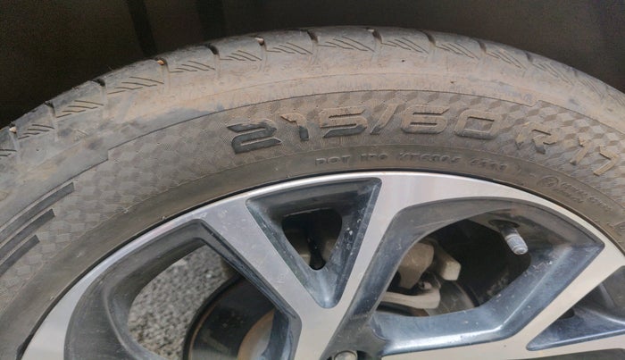 2023 Toyota URBAN CRUISER HYRYDER V AWD NEO DRIVE, Petrol, Manual, 29,480 km, tyre