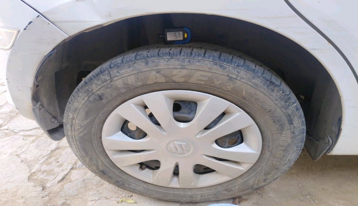 2018 Maruti Swift VXI AMT, Petrol, Automatic, 78,733 km, tyre