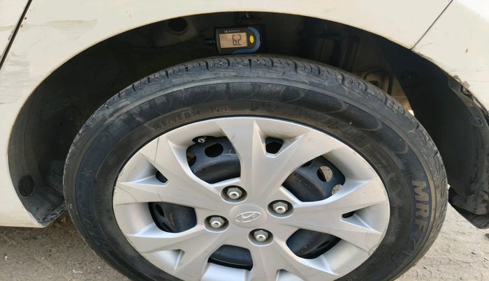 2015 Hyundai Grand i10 SPORTZ 1.1 CRDI, Diesel, Manual, 75,069 km, tyre