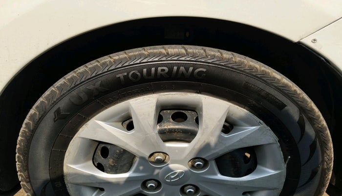 2015 Hyundai Grand i10 SPORTZ 1.1 CRDI, Diesel, Manual, 75,069 km, tyre