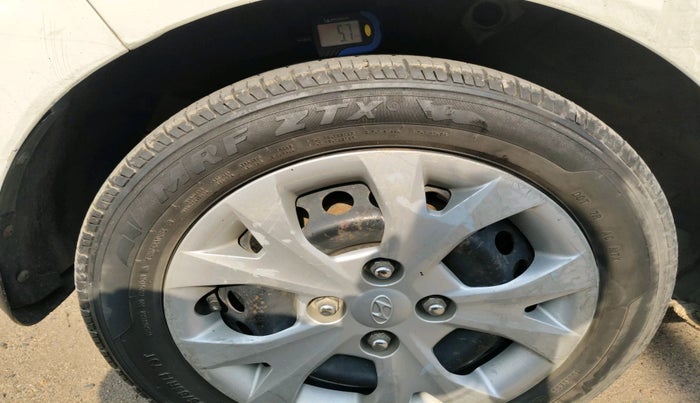 2015 Hyundai Grand i10 SPORTZ 1.1 CRDI, Diesel, Manual, 75,069 km, tyre