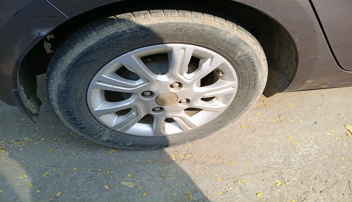 2017 Tata Tiago XZ PETROL, Petrol, Manual, 79,773 km, tyre