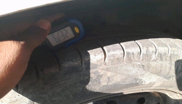 2012 Maruti Swift Dzire VDI, Diesel, Manual, 2,13,261 km, tyre