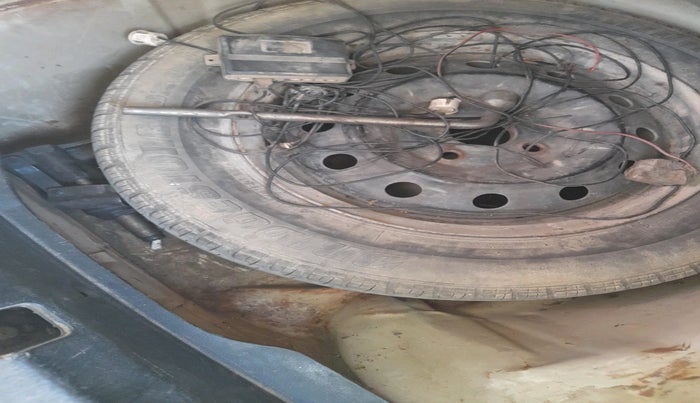 2012 Maruti Swift Dzire VDI, Diesel, Manual, 2,13,261 km, tyre