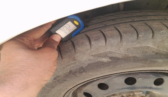 2012 Maruti Swift Dzire VDI, Diesel, Manual, 2,13,261 km, tyre