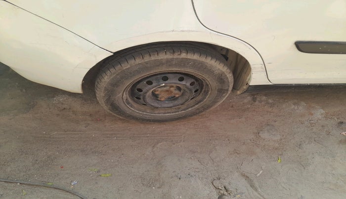 2012 Maruti Swift Dzire VDI, Diesel, Manual, 2,13,261 km, tyre