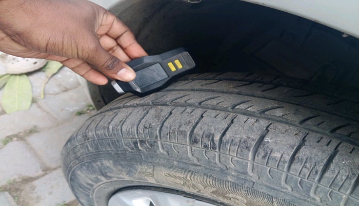 2016 Maruti Swift Dzire VDI, Diesel, Manual, 2,01,420 km, tyre