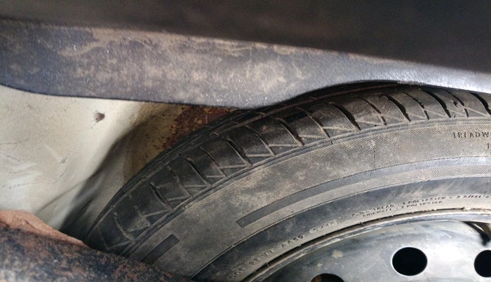 2016 Maruti Swift Dzire VDI, Diesel, Manual, 2,01,420 km, tyre