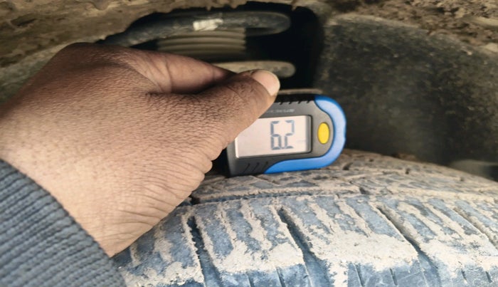 2021 Tata Harrier XZA PLUS 2.0L DARK EDITION, Diesel, Automatic, 1,30,451 km, tyre