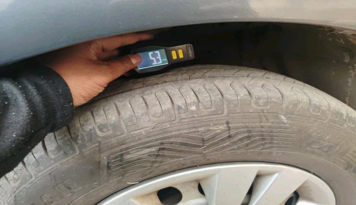 2017 Maruti Swift LXI (O), Petrol, Manual, 73,150 km, tyre