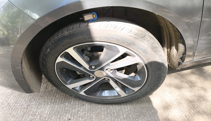 2022 Tata ALTROZ XZ PETROL, Petrol, Manual, 21,806 km, tyre