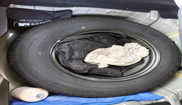 2022 Tata ALTROZ XZ PETROL, Petrol, Manual, 21,806 km, tyre