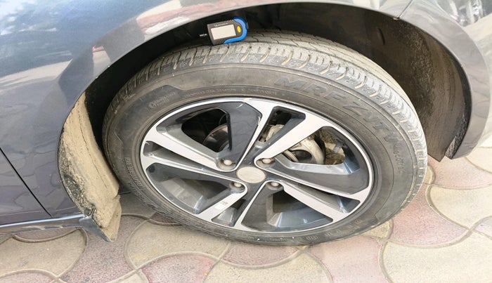 2022 Tata ALTROZ XZ PETROL, Petrol, Manual, 21,806 km, tyre