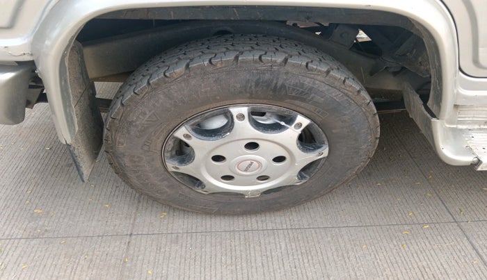 2012 Mahindra Bolero SLE BS-III, Diesel, Manual, 1,13,992 km, tyre