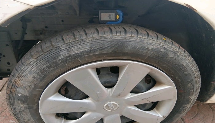 2010 Nissan Micra XL PETROL, Petrol, Manual, 1,01,075 km, tyre