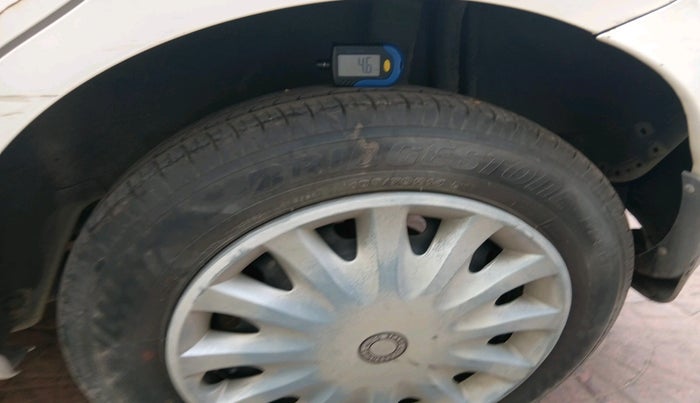 2010 Nissan Micra XL PETROL, Petrol, Manual, 1,01,075 km, tyre