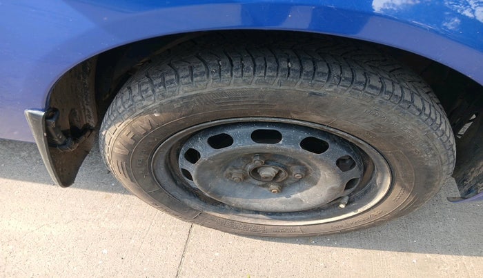 2013 Ford Figo ZXI 1.4 DIESEL, Diesel, Manual, 87,384 km, tyre