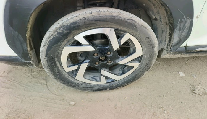 2022 Nissan MAGNITE XV PREMIUM, Petrol, Manual, 40,882 km, tyre