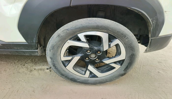 2022 Nissan MAGNITE XV PREMIUM, Petrol, Manual, 40,882 km, tyre