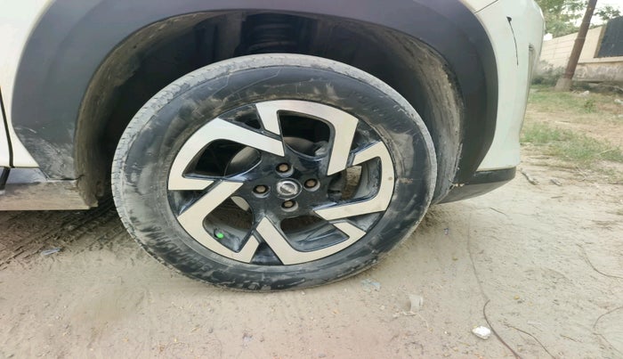 2022 Nissan MAGNITE XV PREMIUM, Petrol, Manual, 40,882 km, tyre