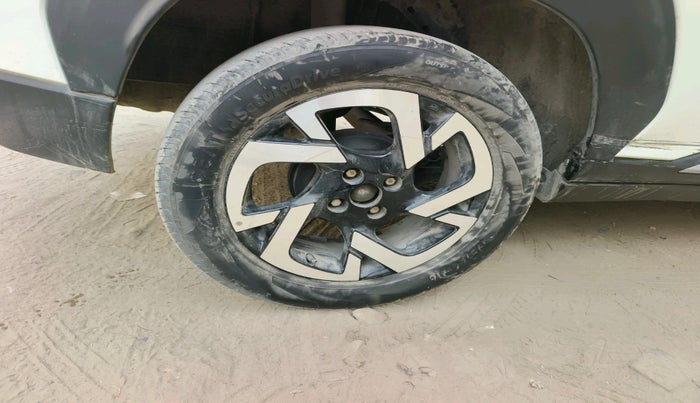 2022 Nissan MAGNITE XV PREMIUM, Petrol, Manual, 40,882 km, tyre