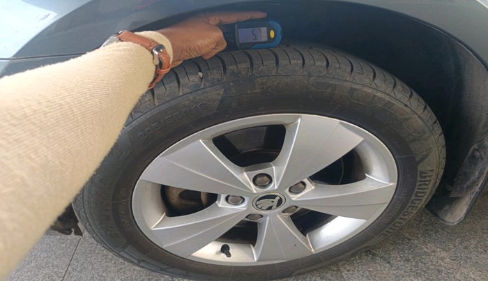 2019 Skoda Octavia STYLE 1.8 TSI AT, Petrol, Automatic, 64,875 km, tyre