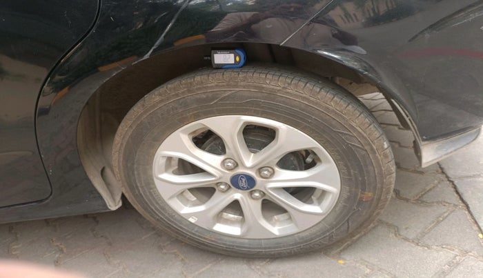 2017 Ford Figo Aspire TITANIUM 1.2 PETROL, Petrol, Manual, 39,921 km, tyre