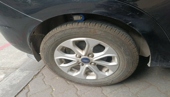 2017 Ford Figo Aspire TITANIUM 1.2 PETROL, Petrol, Manual, 39,921 km, tyre