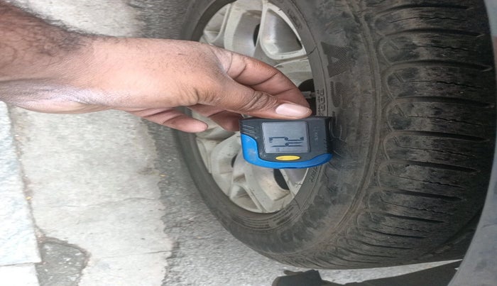 2013 Ford Ecosport TITANIUM 1.0L ECOBOOST (OPT), Petrol, Manual, 1,12,600 km, tyre