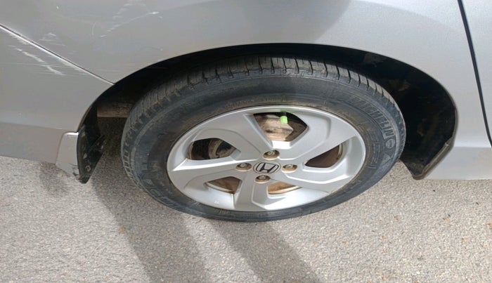 2015 Honda City 1.5L I-VTEC V MT, Petrol, Manual, 1,12,029 km, tyre