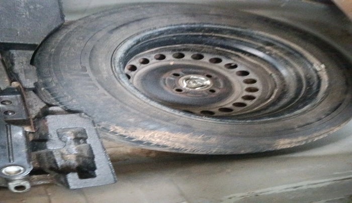 2014 Honda Amaze 1.5L I-DTEC S, Diesel, Manual, 1,43,134 km, tyre