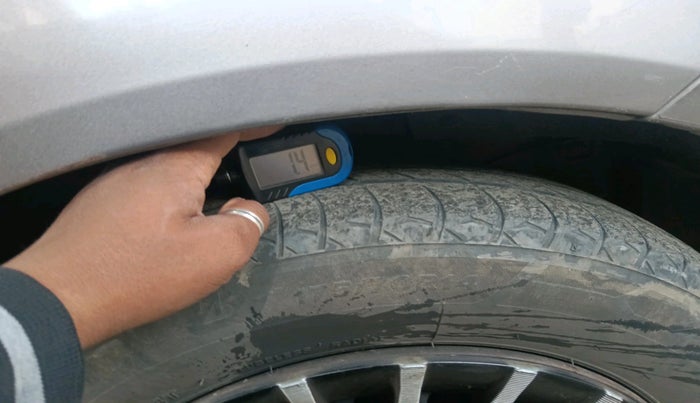 2014 Honda Amaze 1.5L I-DTEC S, Diesel, Manual, 1,43,134 km, tyre