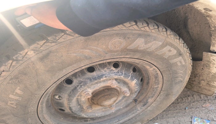 2011 Mahindra Scorpio SLE, Diesel, Manual, 1,15,920 km, tyre